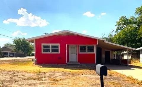 208 Hamilton Ave, Ballinger, TX 76821