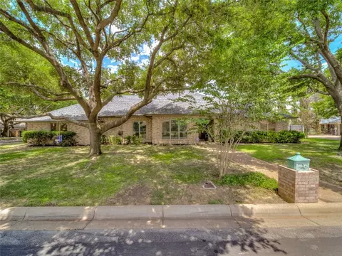 6704 Cool Meadow Dr, Fort Worth, TX 76132