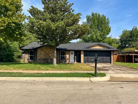 201 Sioux St, Keller, TX 76248