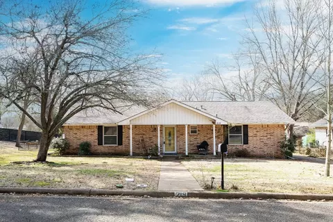 219 Guadalupe Dr, Athens, TX 75751