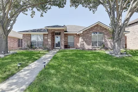 423 Round Rock, Cedar Hill, TX 75104