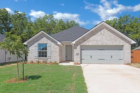 3349 Grand Lake Dr, Bossier City, LA 71111
