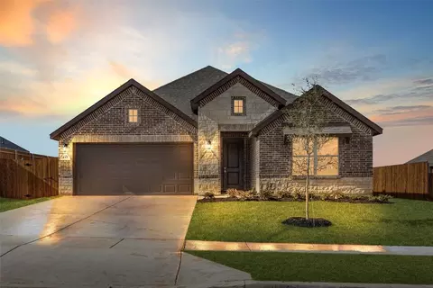 233 Rosemary Dr, Azle, TX 76020