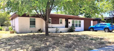 133 Berkshire Ln, Fort Worth, TX 76134