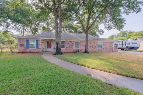1345 Kathryn Ct, Hurst, TX 76053