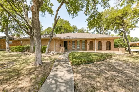 5861 Marview Ln, Dallas, TX 75227