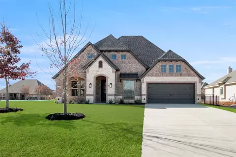 504 Riverbank Ct, Granbury, TX 76049