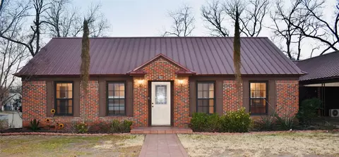 701 W 15th St, Brady, TX 76825