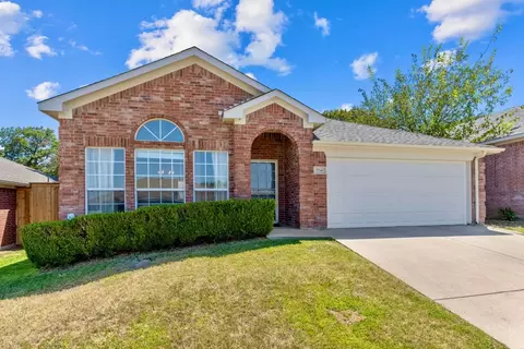 7740 Briarstone Ct, Fort Worth, TX 76112