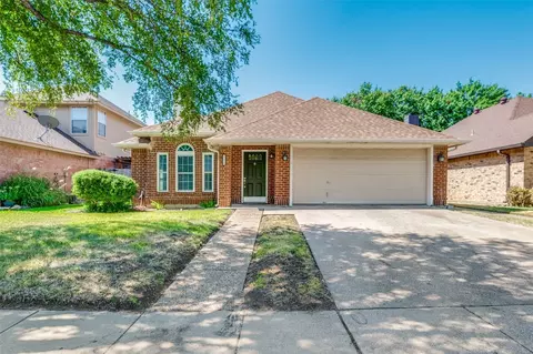 8636 Pedernales Trl, Fort Worth, TX 76118