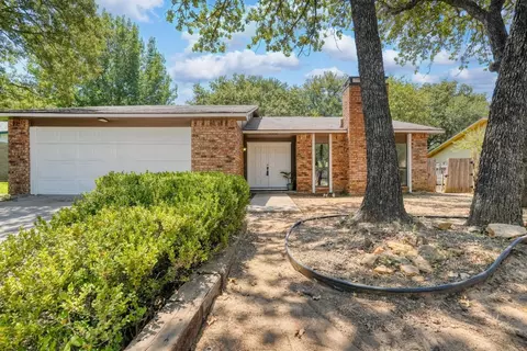 3732 Pinewood St, Bedford, TX 76021