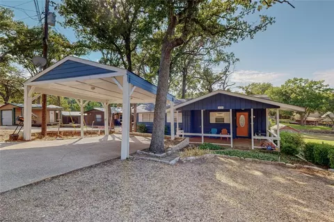 429 Shore Line Dr, Tool, TX 75143