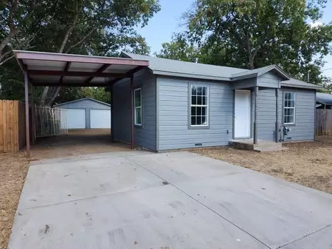 4000 Honey Ln, North Richland Hills, TX 76180