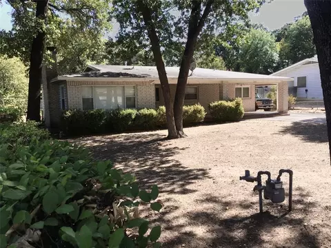 4905 Black Oak Ln, River Oaks, TX 76114