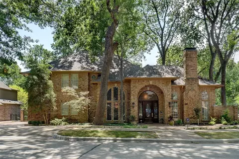 2802 Woods Ln, Garland, TX 75044