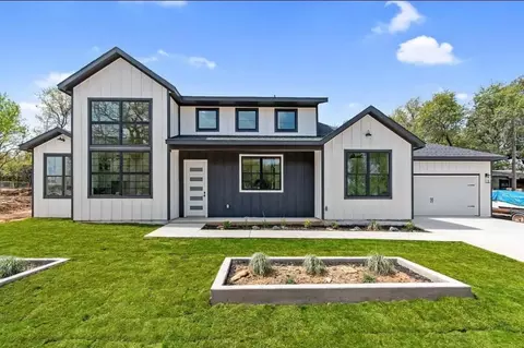 5800 N Lakeside Hills Ct, Granbury, TX 76048