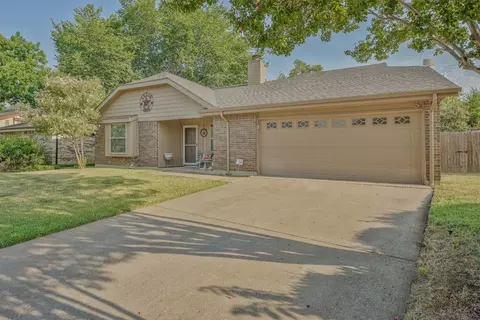 309 Springridge Ln, Euless, TX 76039 photo 2