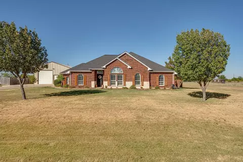 393 Country Manor Ln, Royse City, TX 75189