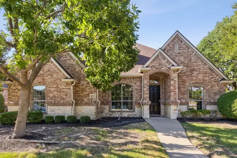 8600 Glenbrook Dr, North Richland Hills, TX 76182
