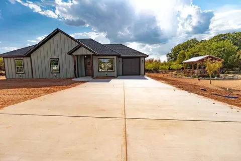 6006 S Lakeside Hills Ct, Granbury, TX 76048