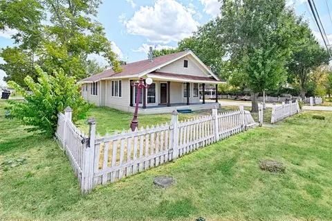 401 S 4th St, Crandall, TX 75114