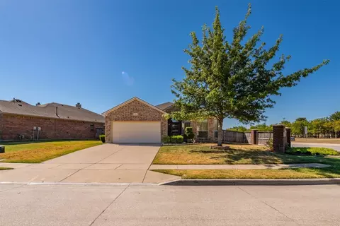 5533 Grayson Ridge Dr, Fort Worth, TX 76179