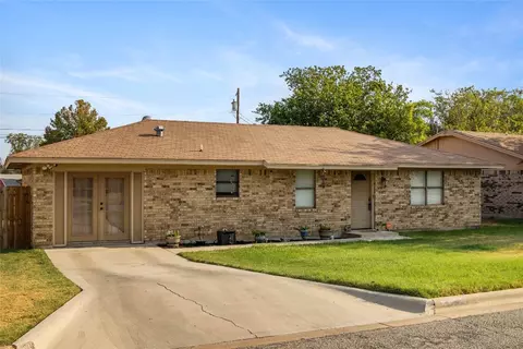 4407 Mimosa Dr, Brownwood, TX 76801