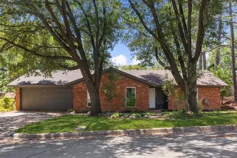 7444 Monterrey Dr, Fort Worth, TX 76112