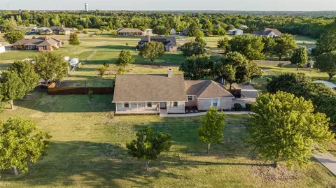 206 Meadowview Cir, Van Alstyne, TX 75495