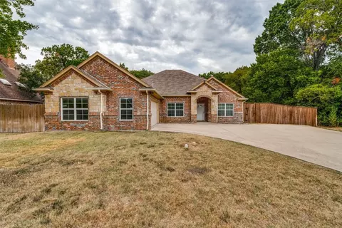 713 N Parks Dr, Desoto, TX 75115