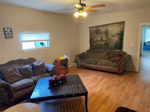 1213 Wesley St, Greenville, TX 75401