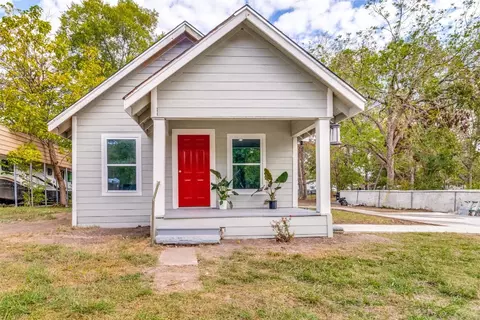 370 Monroe St, Deport, TX 75435