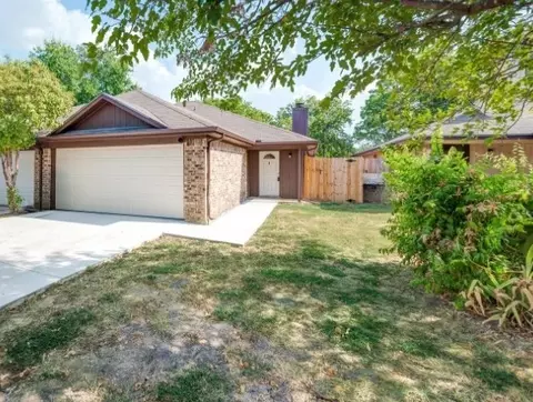 7528 April Ln, North Richland Hills, TX 76182
