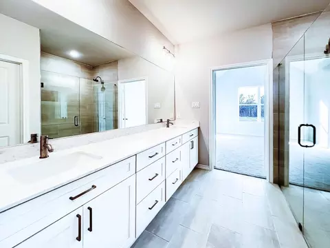 1110 Declaration Dr, Nevada, TX 75173 photo 4