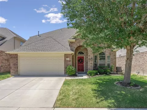9041 Golden Sunset Trl, Fort Worth, TX 76244