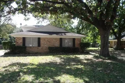 1520 W Tucker Blvd W, Arlington, TX 76013