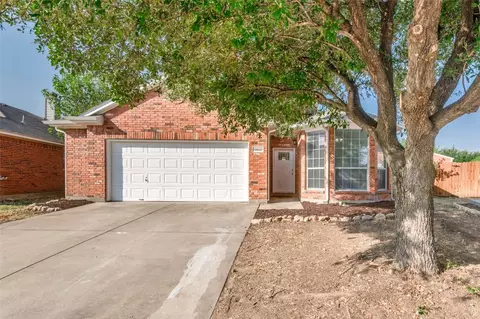 10637 Fossil Hill Dr, Fort Worth, TX 76131