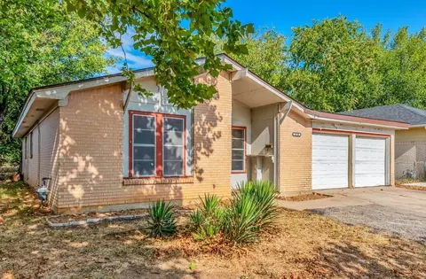 3720 Ruthann Dr, Fort Worth, TX 76119