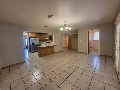 908 Turner St, Cleburne, TX 76033
