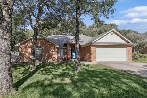 941 Lake Ridge Dr, Azle, TX 76020