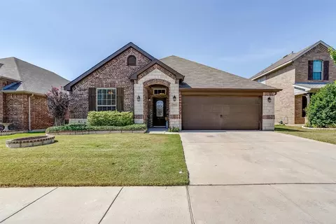 5661 Spirit Lake Dr, Fort Worth, TX 76179