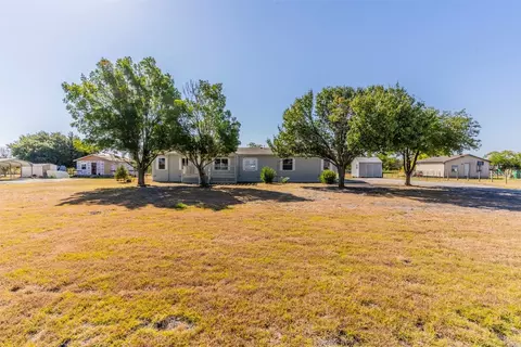 9000 Douglas Cir, Terrell, TX 75160