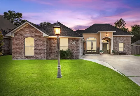 9040 Cottage Ridge Dr, Shreveport, LA 71106