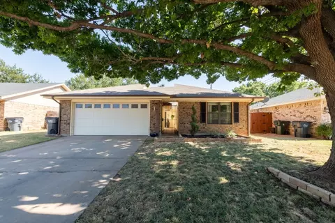 4874 Matterhorn Dr, Wichita Falls, TX 76310