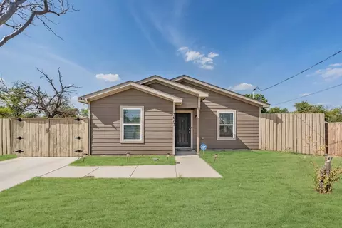 3613 E Berry St, Fort Worth, TX 76105