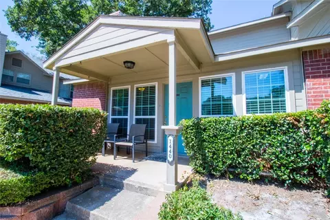1440 Meadowood Village Dr, Fort Worth, TX 76120
