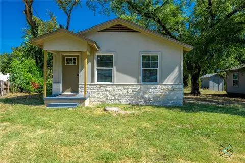 410 W Scott St, Athens, TX 75751
