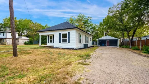207 N Main St, Crandall, TX 75114