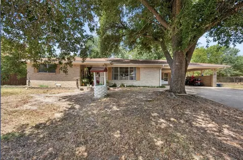 516 S Pearl St, Kemp, TX 75143