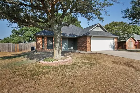 1202 Oak Tree Ln, Weatherford, TX 76086